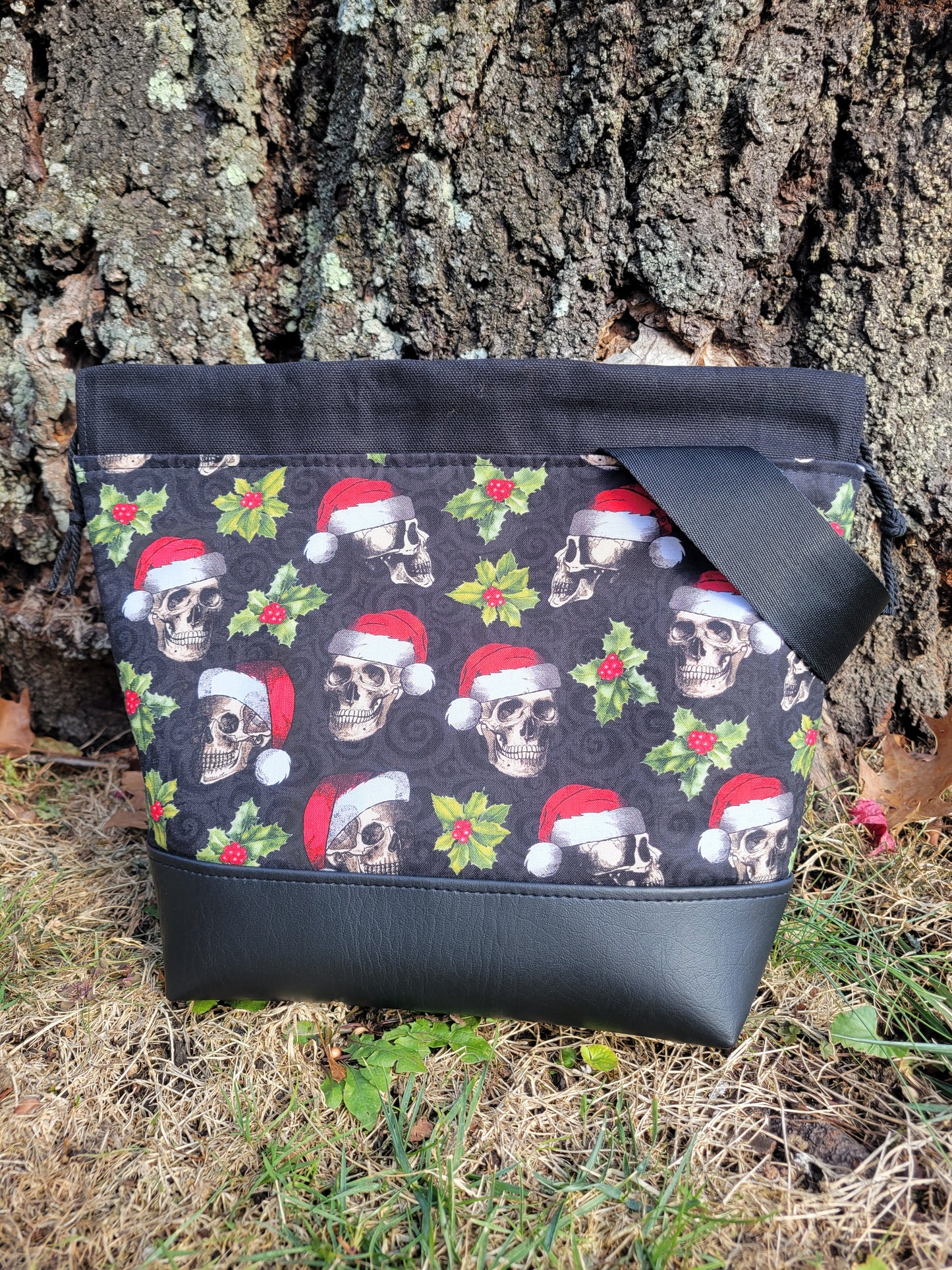 Christmas/Gothmas Skulls Drawstring project bag