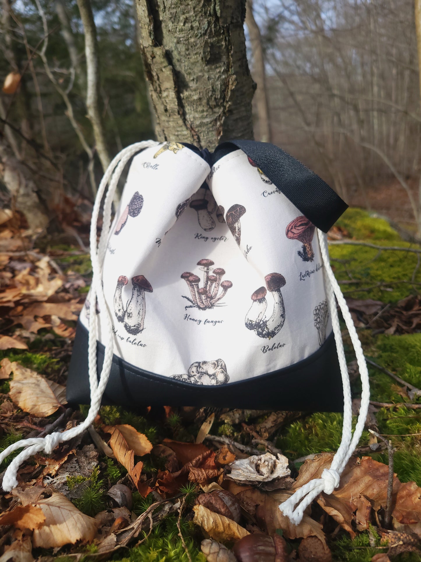 Botanical Mushrooms Drawstring Bag