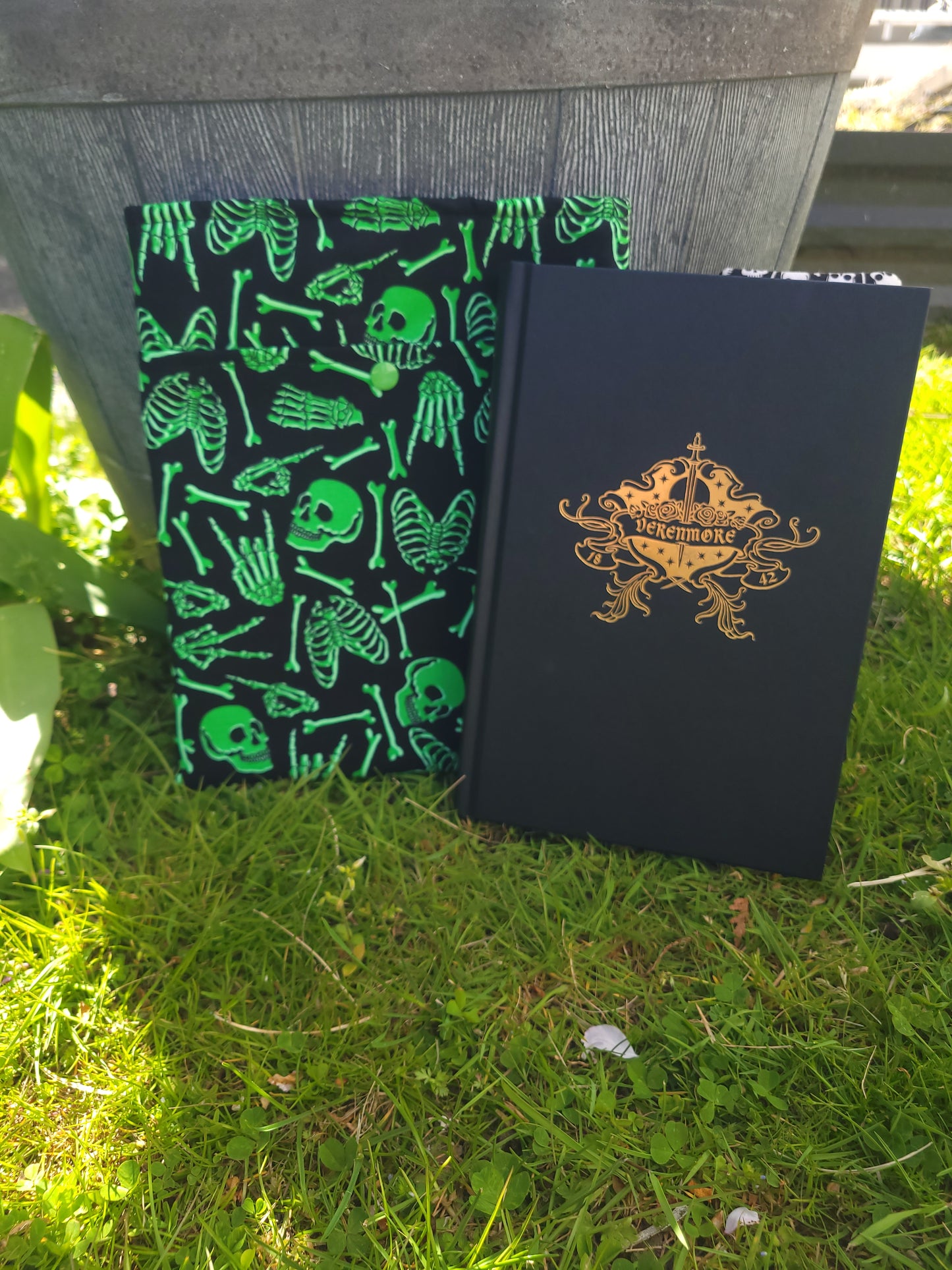 Large Skulls Book Sleeve