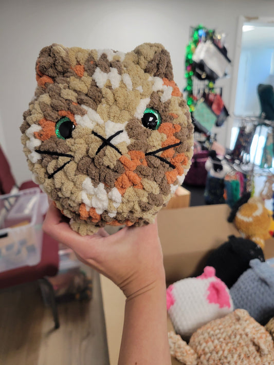 Crocheted kitty