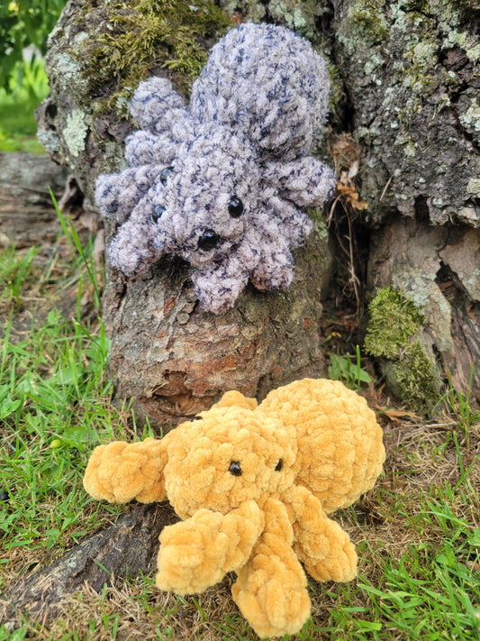 Crocheted spider plushy